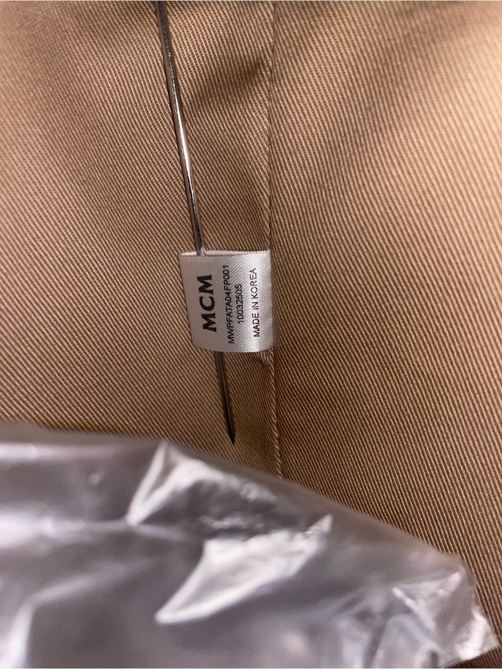 MCM Aren Leather Shoulder Tote Bag - Picture 9 of 9
